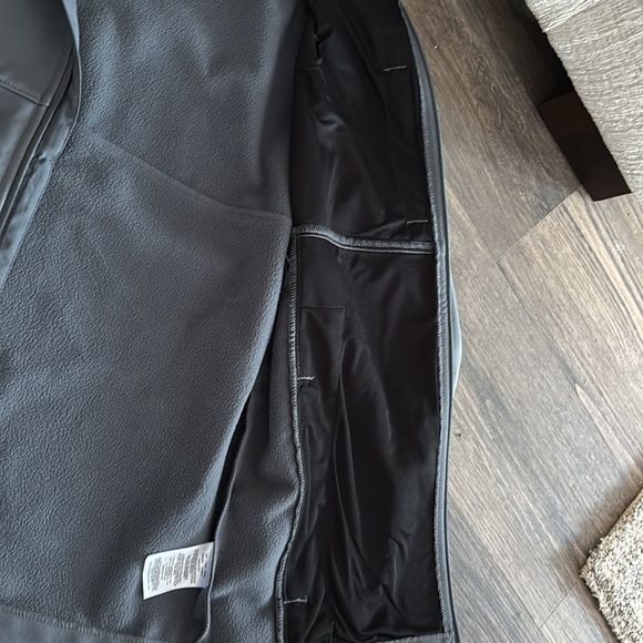 Brand new with tags. Columbia mens small Ascender Softshell jacket - Picture 6 of 8